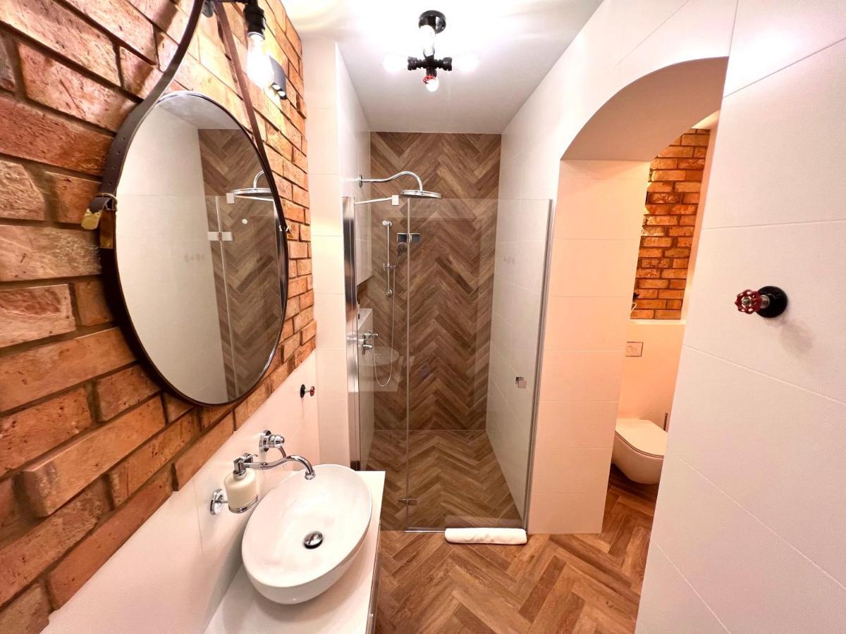 Brick Castle - Apartament Ulrich Вроцлав Екстериор снимка